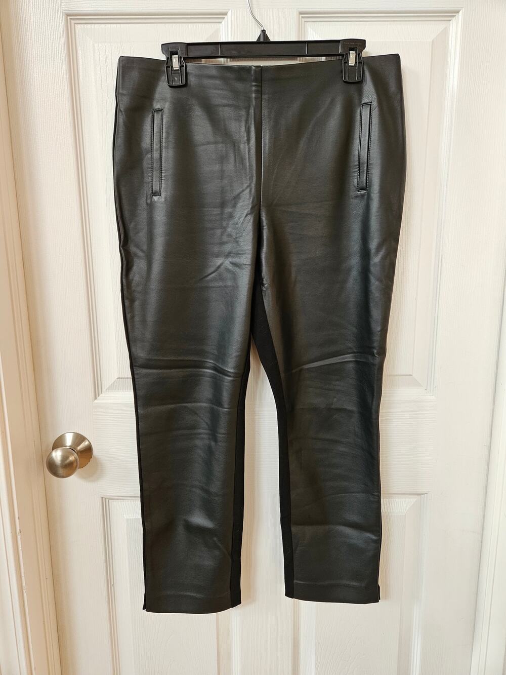 Chico's Faux Leather Front with Ponte Back Pull On Cropped Pants M Petite 1.5